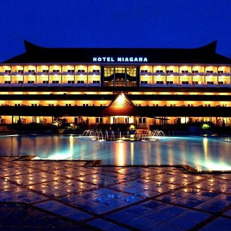 Hotel Niagara Parapat Esterno foto