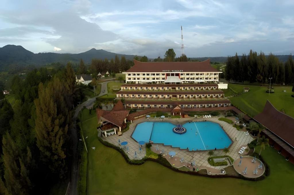 Hotel Niagara Parapat Esterno foto