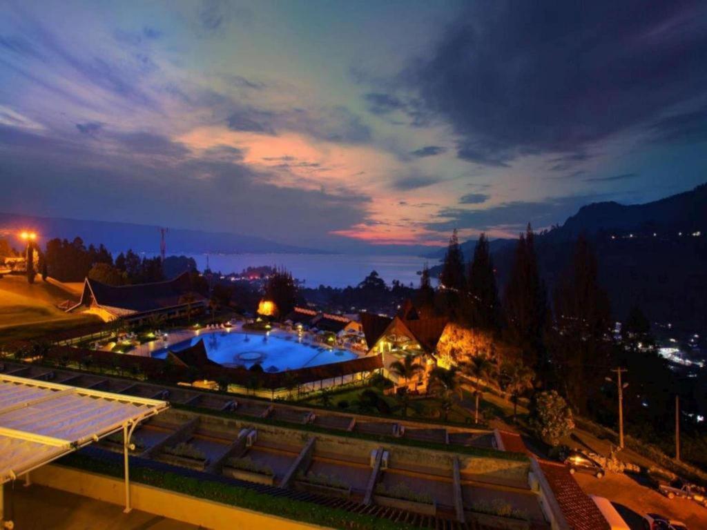 Hotel Niagara Parapat Esterno foto